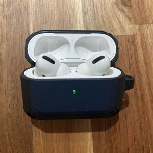 Apple Gen One Airpod Pro w/ Case